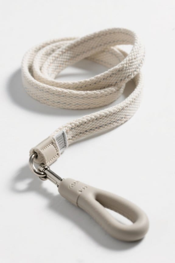 durable cotton leash features